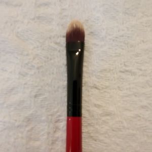 SMASHBOX Buildable Concealer Brush!